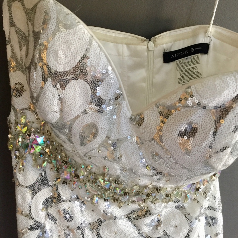 Alyce prom dress - Picture 8 of 8